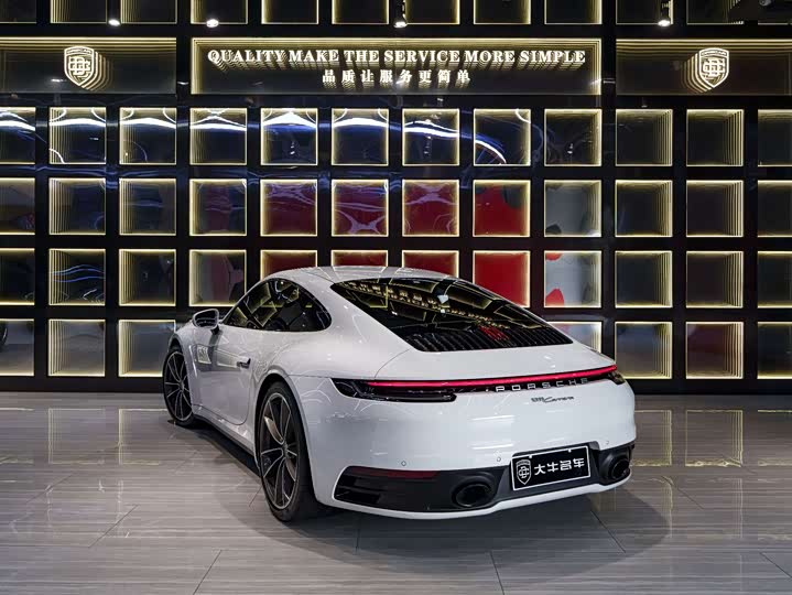 Фото 4 - Porsche 911