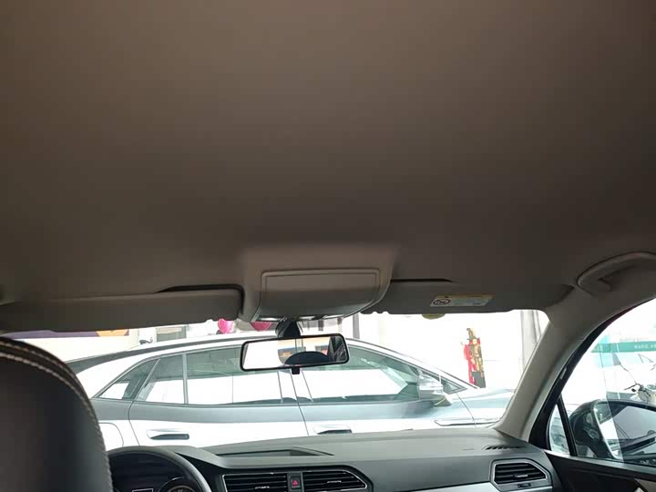 Фото 8 - Volkswagen Tiguan L Pro