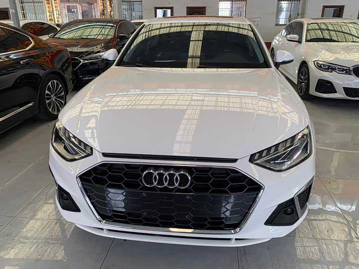 Фото 2 - Audi A4L