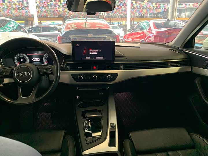 Фото 6 - Audi A4L