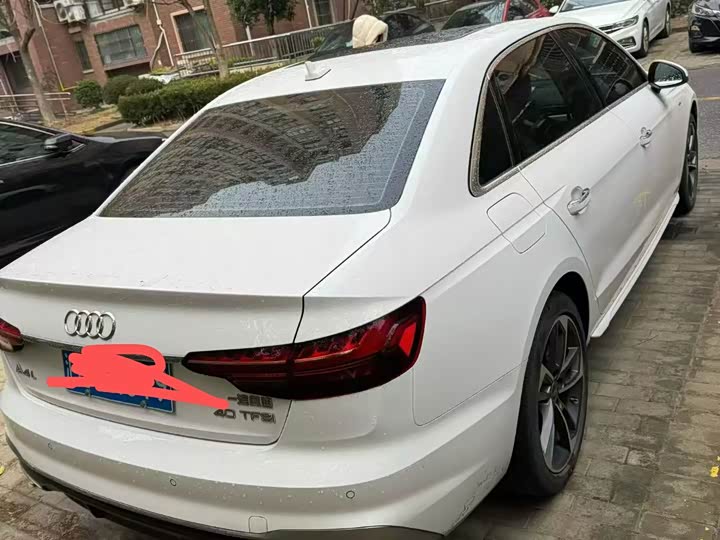 Фото 4 - Audi A4L