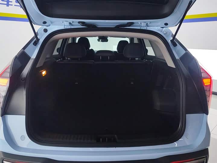 Фото 4 - Geely Atlas L