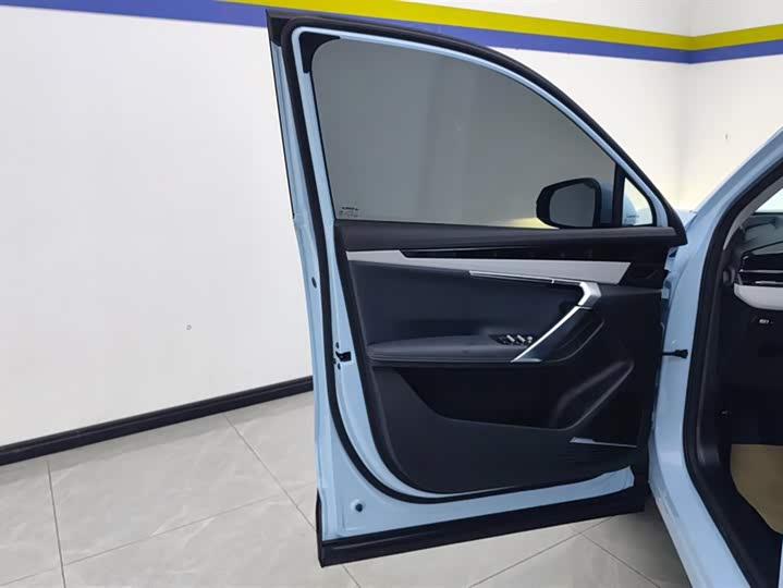 Фото 7 - Geely Atlas L