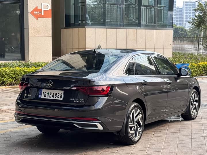 Фото 6 - Volkswagen Sagitar L