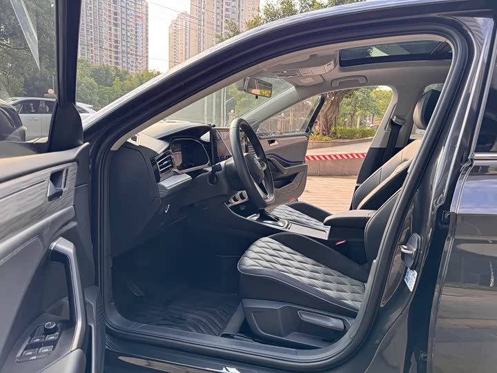 Фото 7 - Volkswagen Sagitar L