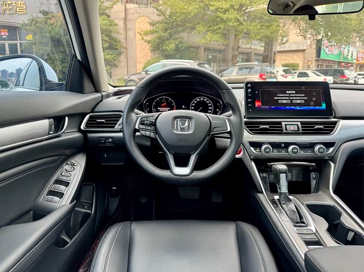 Фото 7 - Honda Accord