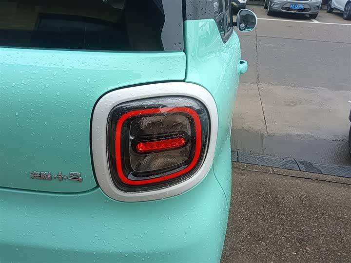 Фото 8 - Bestune Pony