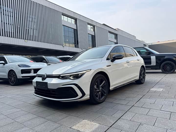 Фото 1 - Volkswagen Golf