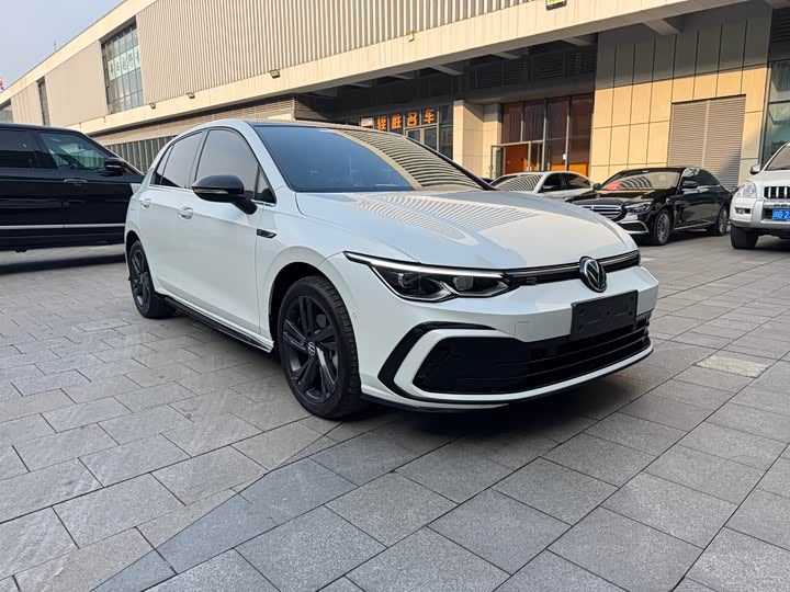 Фото 3 - Volkswagen Golf