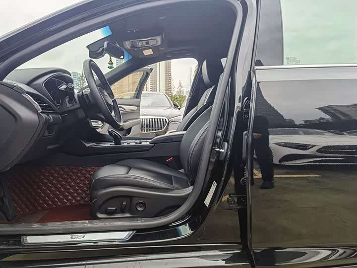 Фото 6 - Cadillac CT5