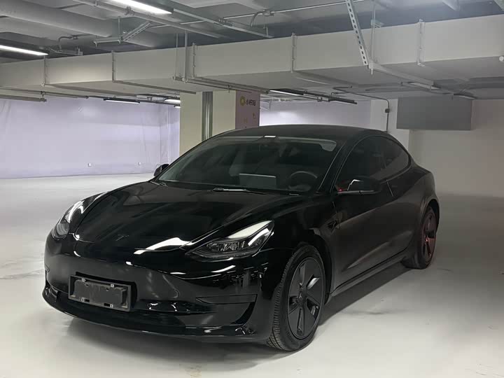 Фото 1 - Tesla Model 3