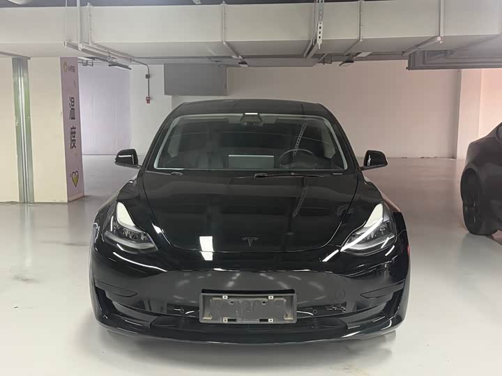 Фото 2 - Tesla Model 3