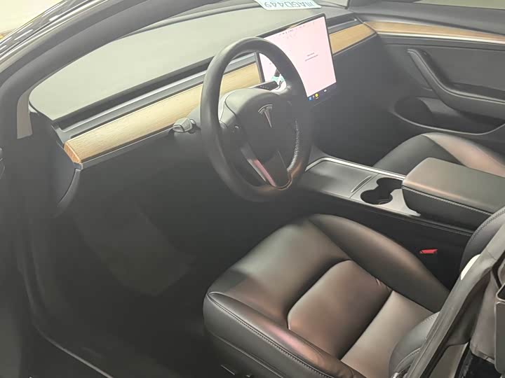 Фото 5 - Tesla Model 3