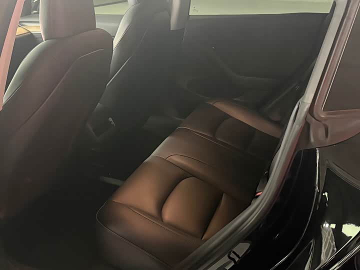 Фото 7 - Tesla Model 3