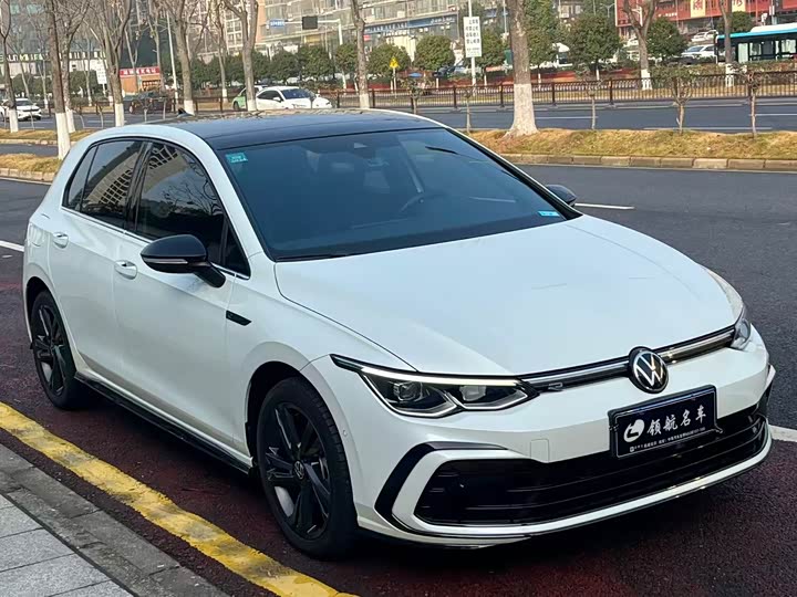 Фото 3 - Volkswagen Golf