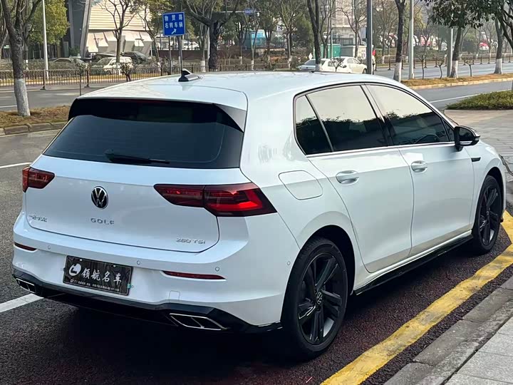 Фото 4 - Volkswagen Golf