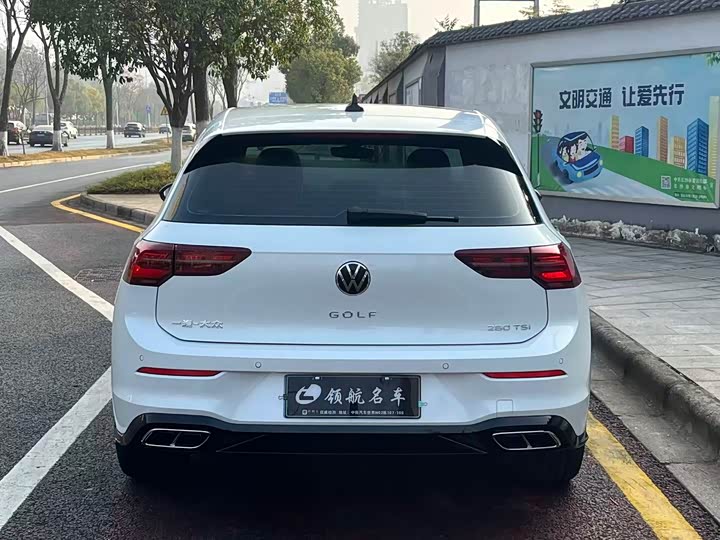 Фото 5 - Volkswagen Golf