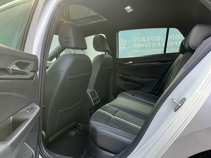 Фото 8 - Volkswagen Golf