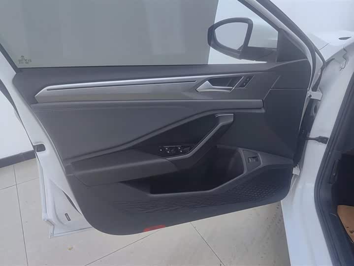 Фото 7 - Volkswagen Sagitar L