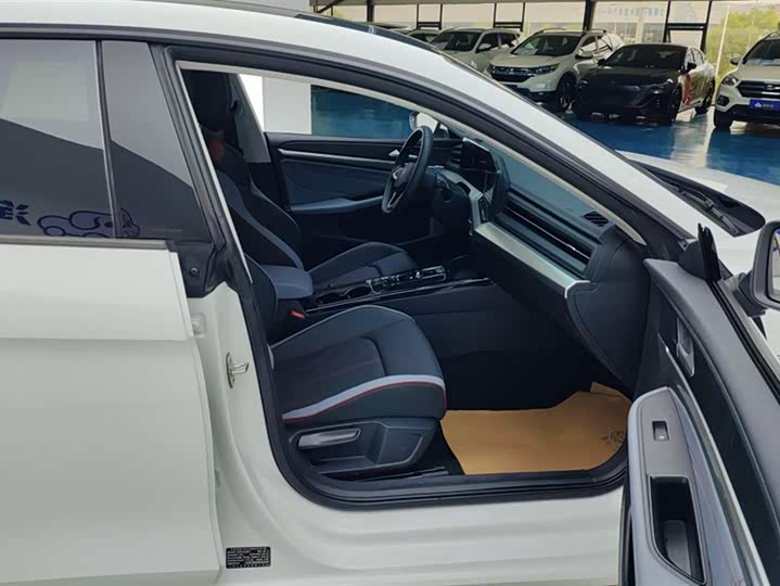 Фото 8 - Volkswagen Lamando L