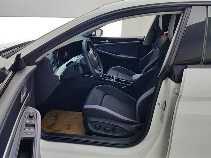 Фото 9 - Volkswagen Lamando L