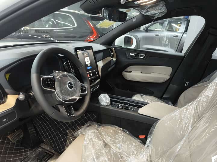 Фото 5 - Volvo XC60