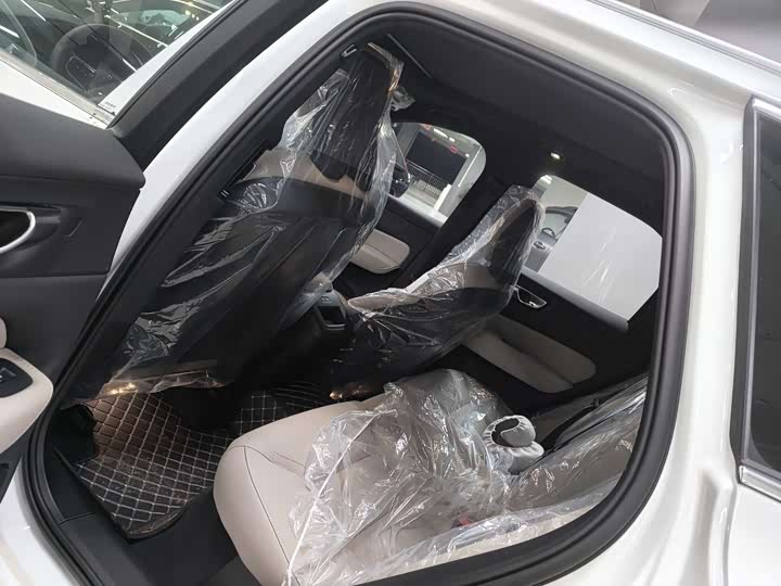 Фото 6 - Volvo XC60