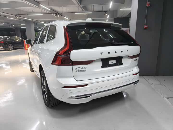 Фото 7 - Volvo XC60