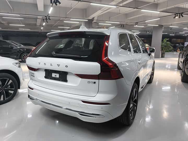Фото 9 - Volvo XC60