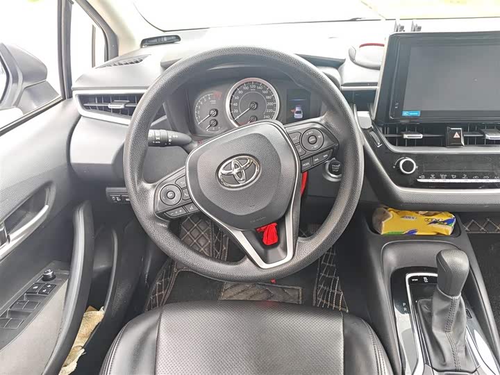 Фото 3 - Toyota Corolla