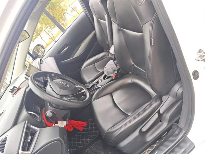 Фото 8 - Toyota Corolla