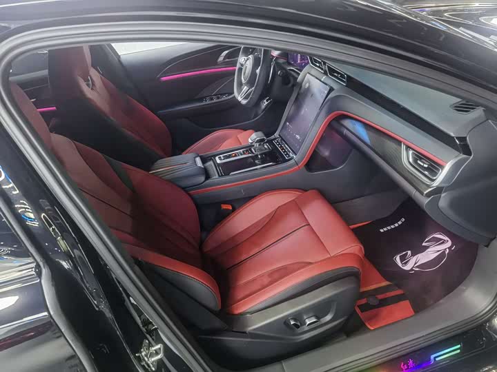 Фото 6 - Hongqi H6