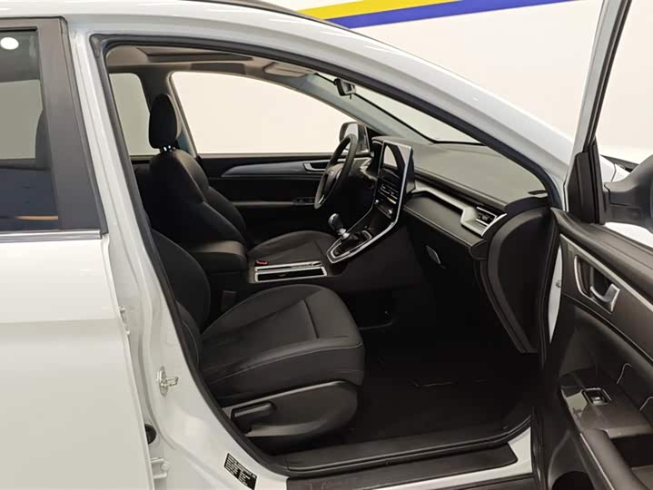 Фото 8 - Haval M6