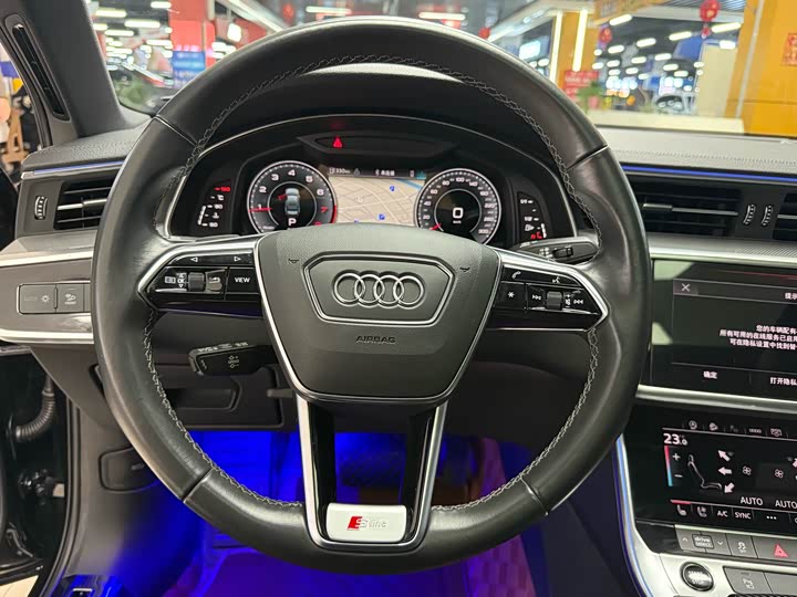 Фото 7 - Audi A6L