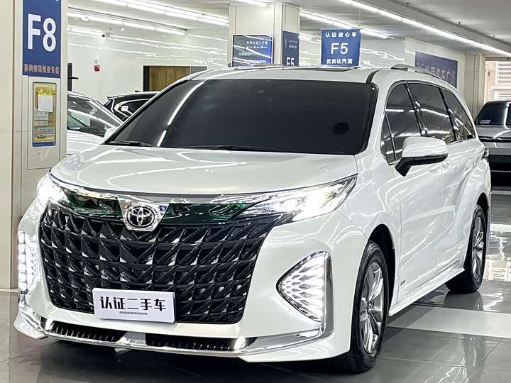 Фото 2 - Toyota Sienna