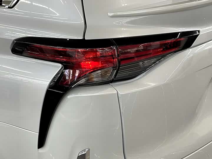 Фото 7 - Toyota Sienna