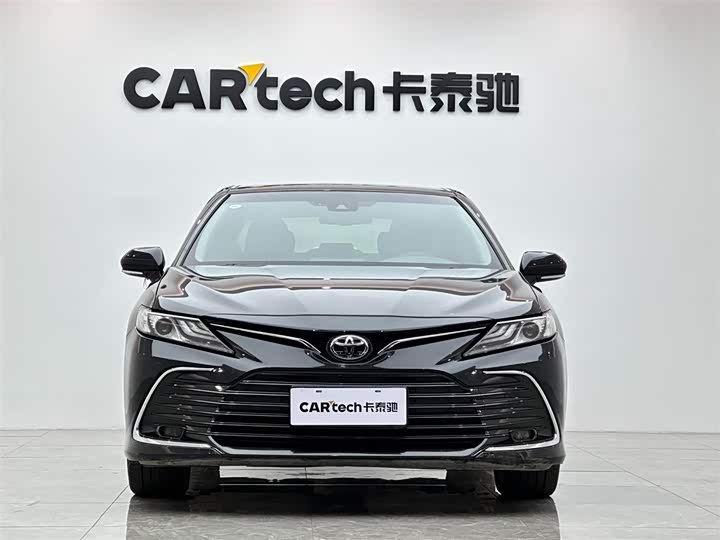 Фото 7 - Toyota Camry
