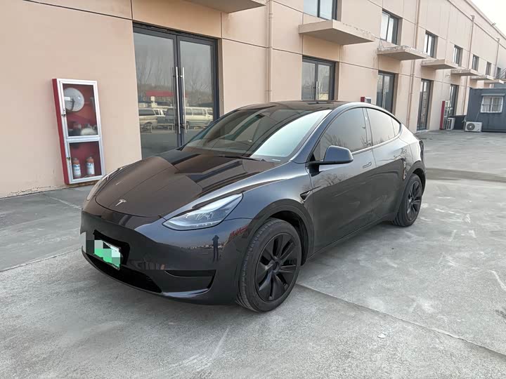 Фото 1 - Tesla Model Y