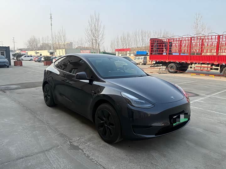 Фото 3 - Tesla Model Y