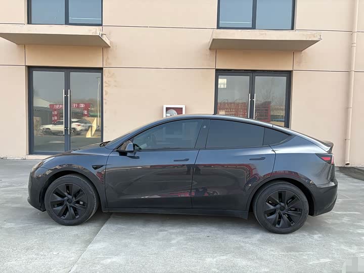 Фото 6 - Tesla Model Y