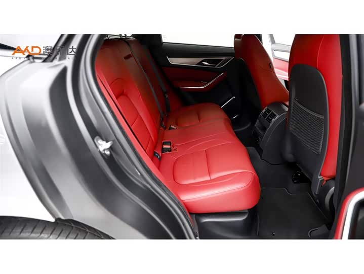 Фото 8 - Jaguar F-Pace