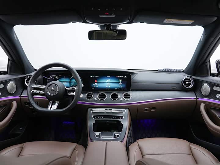 Фото 8 - Mercedes-Benz E-Class