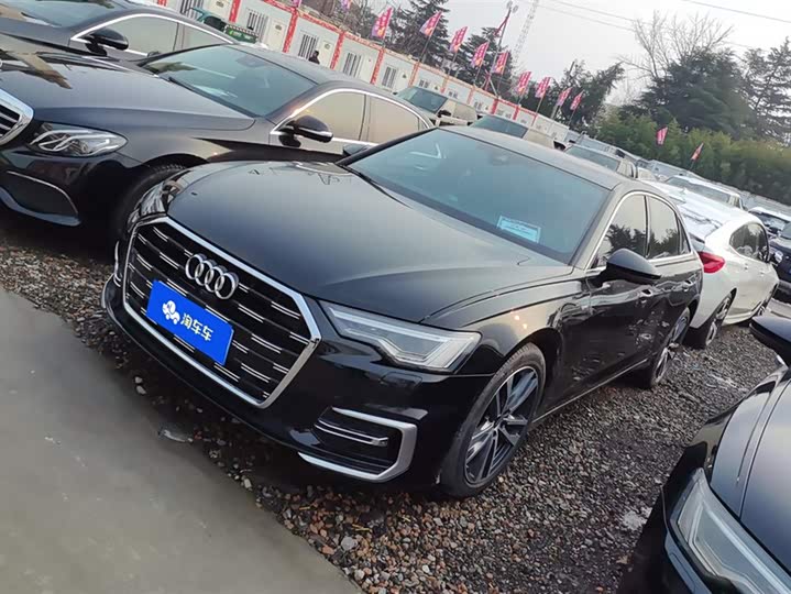 Фото 1 - Audi A6L