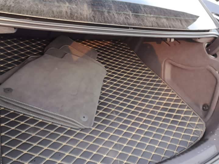 Фото 4 - Audi A6L