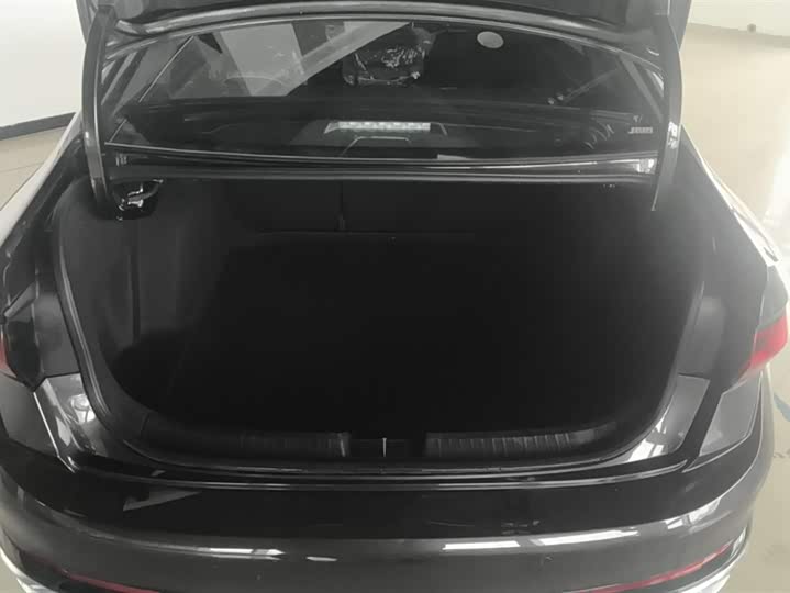 Фото 4 - Volkswagen Sagitar L