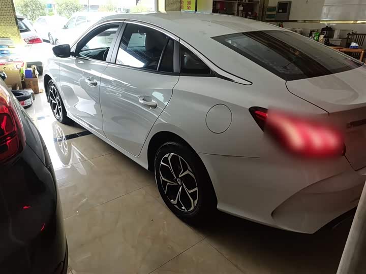 Фото 5 - MG Motor 5