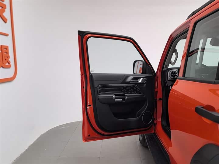 Фото 8 - Tank 300