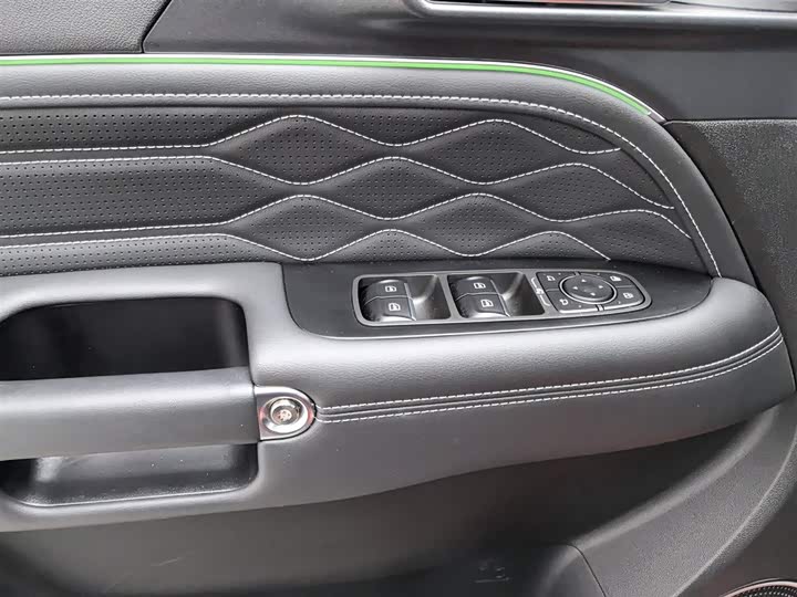 Фото 9 - Tank 300