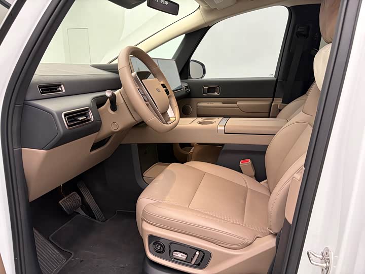 Фото 4 - LiXiang Mega