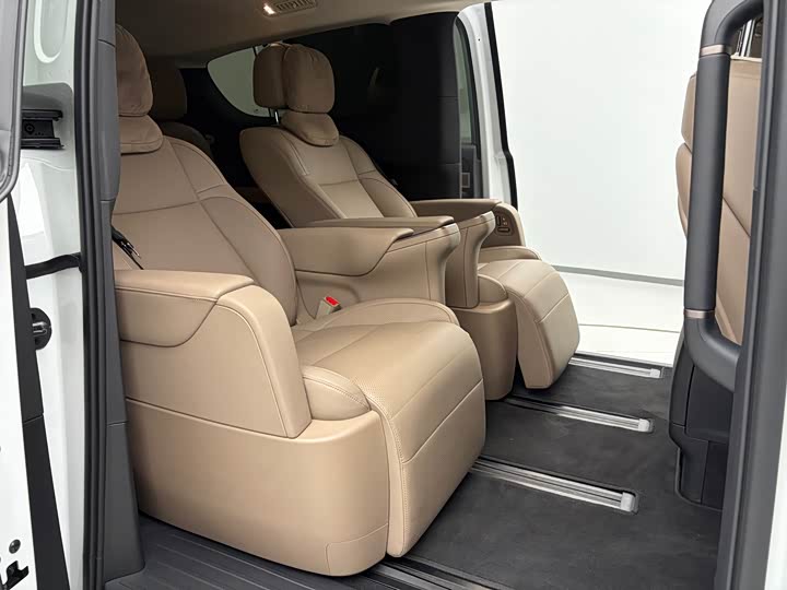 Фото 9 - LiXiang Mega